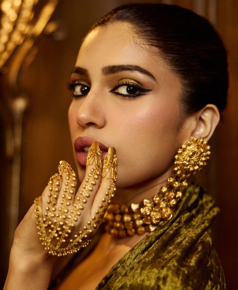 Bhumi Pednekar Looking Fabulous in Shiny Outfit