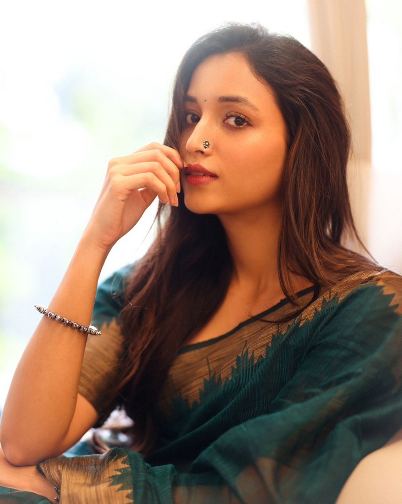 Srinidhi Shetty Looks Beautiful in Green Saree