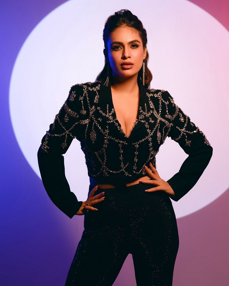 Nehhaa Malik Stunning Looks in Black Outfit