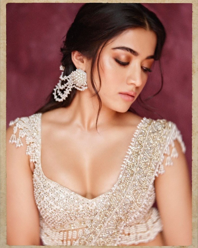 Rashmika Mandanna Captivating Looks in Designing Outfit
