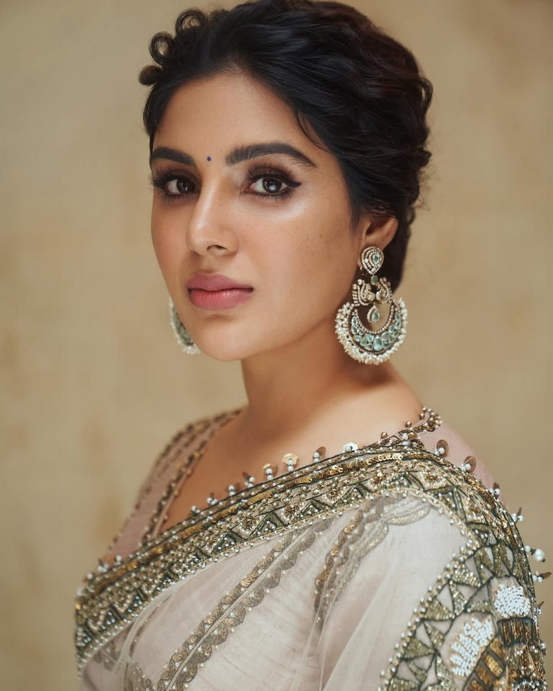 Samyuktha Menon Awesome Looks in Saree